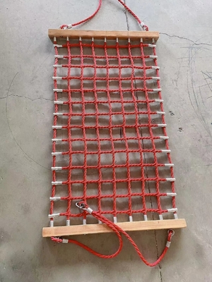 Αιώρα 150cmx80cm παιδιών παιδικών χαρών κόκκινου χρώματος με την ένωση του σχοινιού